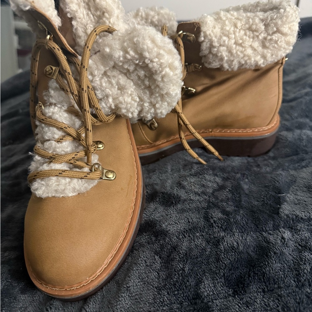 Tommy Hilfiger Tan Ankle Boots with Shearling